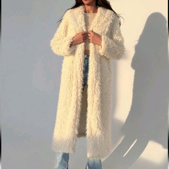 Women's Apricot Fluffy Collar Long Sleeve Pocket Warm Modern Outerwear Jacket - Picture 1 of 4